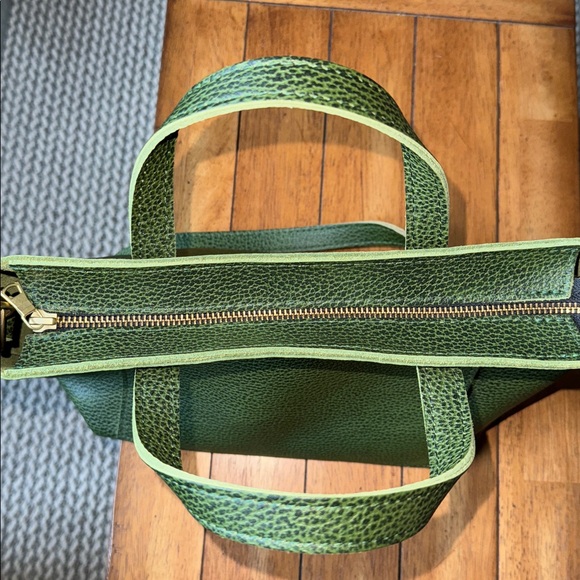 PLG medium zip crossbody tote in Avocado - Picture 5 of 5